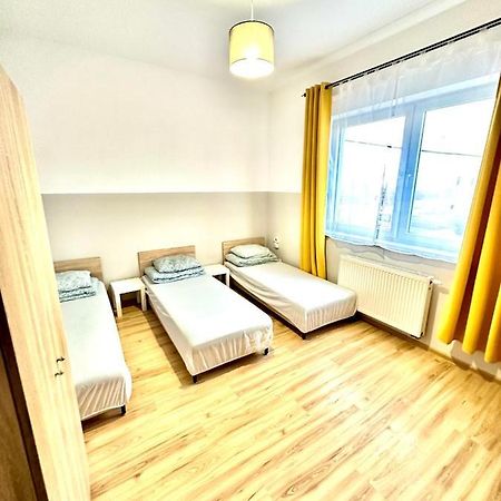 Orzelek Ostello Gniezno Esterno foto
