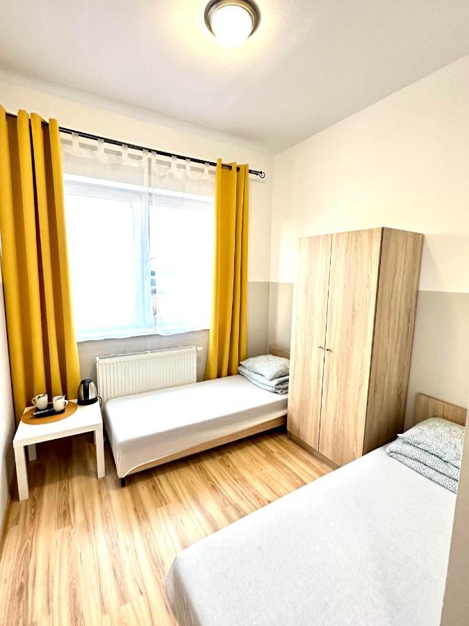 Orzelek Ostello Gniezno Esterno foto