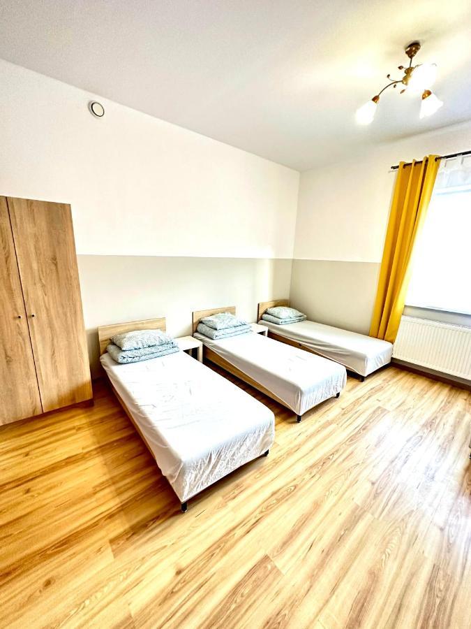 Orzelek Ostello Gniezno Esterno foto