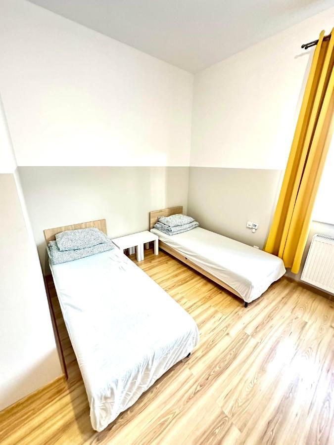 Orzelek Ostello Gniezno Esterno foto